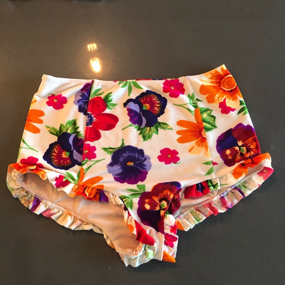 Kortni Jeane Textured Floral All Ruffled Up!